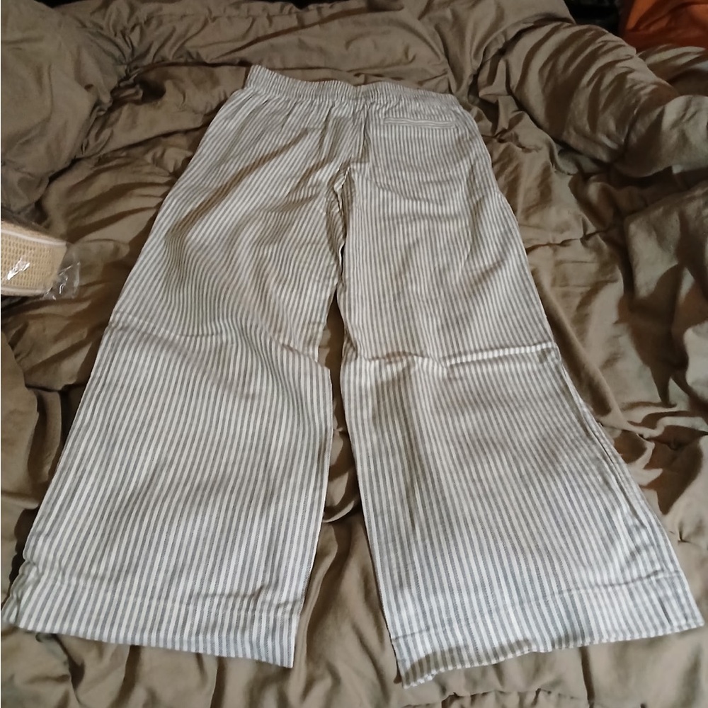 Marine Layer Ella Crop Pant Cream/Shadow/stripe.   Size: S   Orig. $118